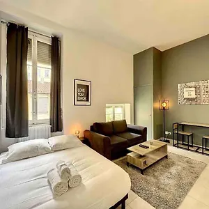 Cosy 6/metro Foch-bossuet 1 Appartement